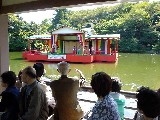 こちらの観客は現代人(笑)